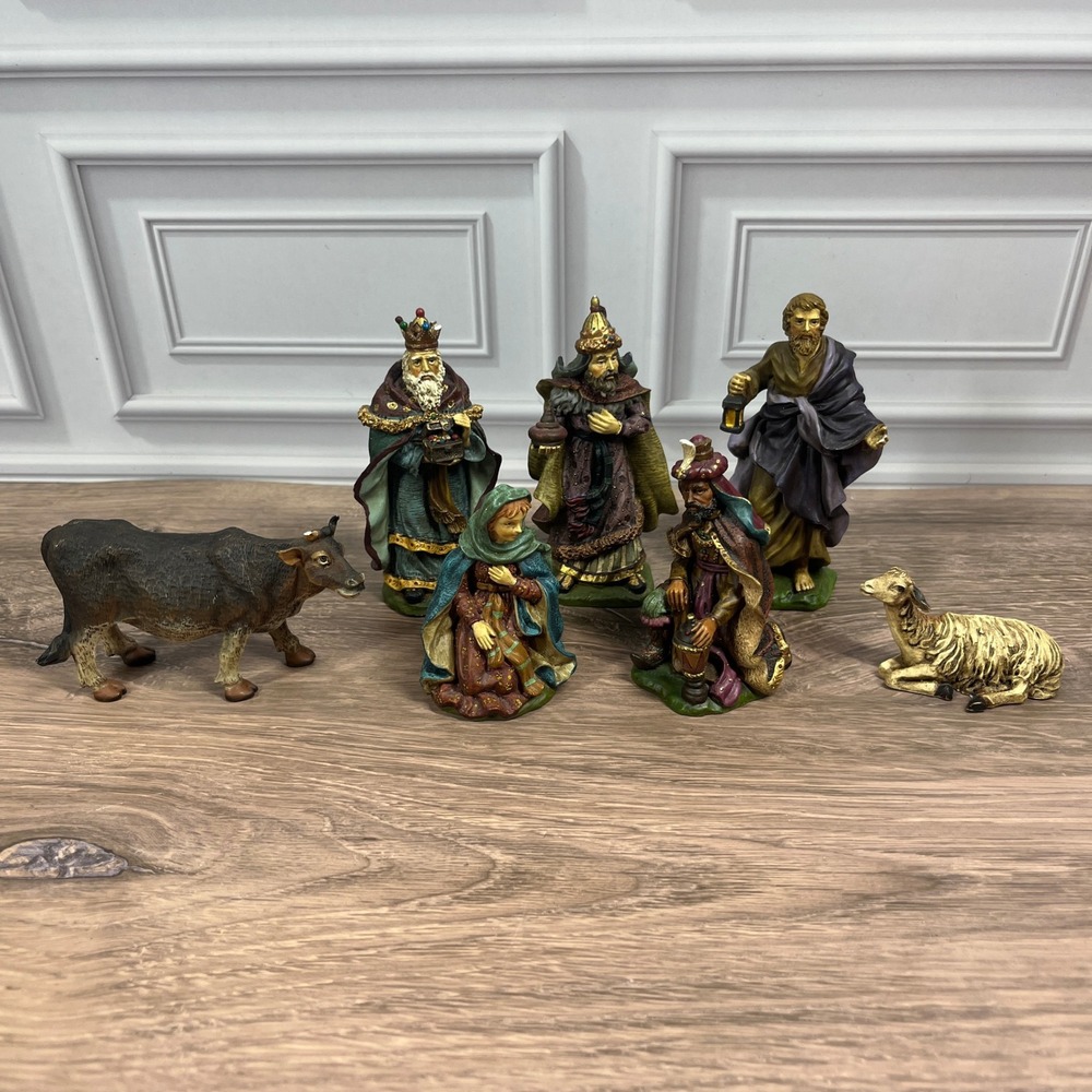 Department 56 Nativity Child is Born Figures Set of 7 Resin Christmas READ